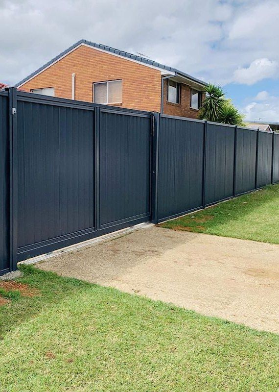 Colorbond sliding gate Macedon Ranges