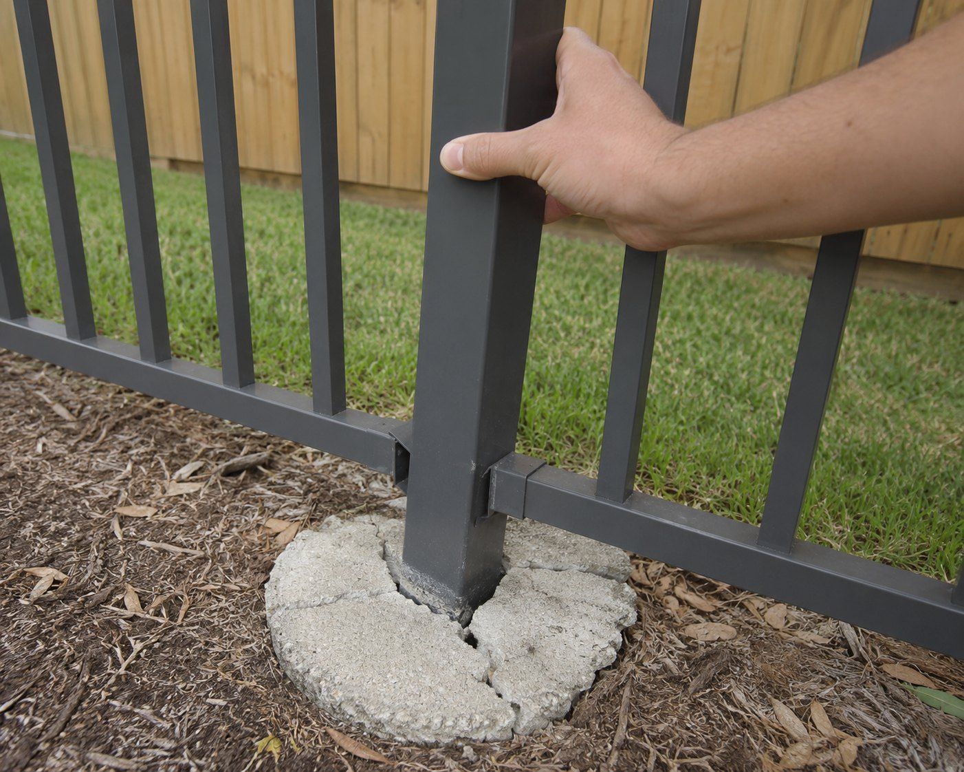 Choose reliable aluminium fencing contractors in the Macedon Ranges